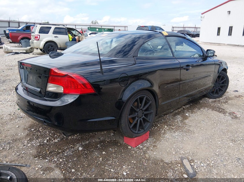 2011 Volvo C70 T5