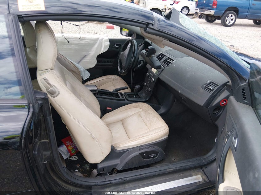 2011 Volvo C70 T5