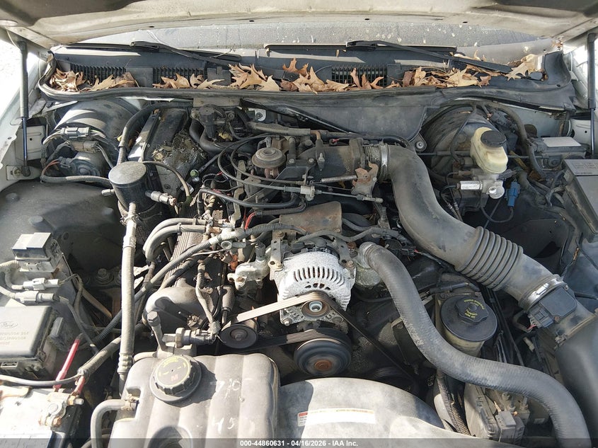 2000 Ford Crown Victoria Lx VIN: 2FAFP74W0YX132093 Lot: 44860631