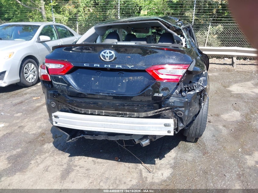 2018 Toyota Camry Se VIN: 4T1B11HK0JU605658 Lot: 44860819