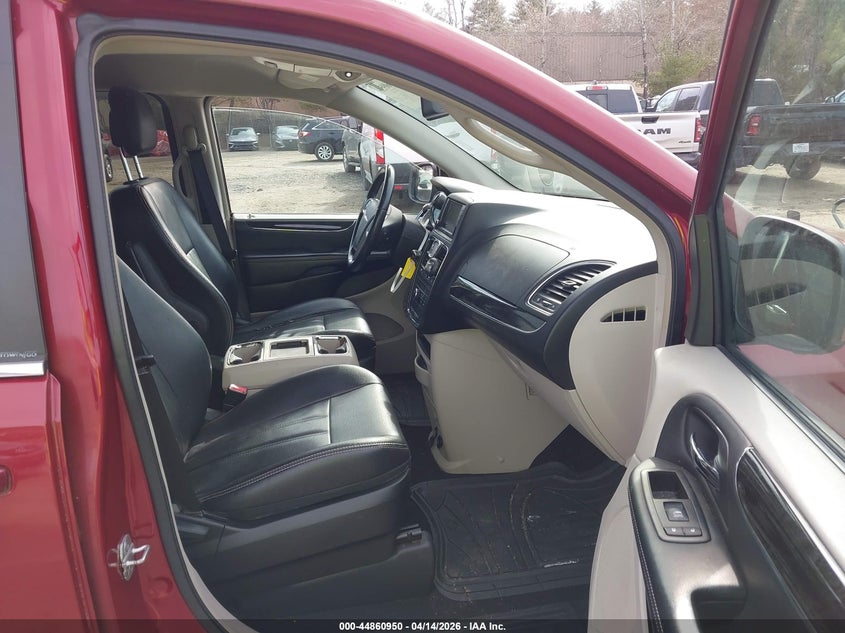 2014 Chrysler Town & Country Touring