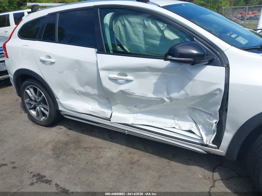 2017 Volvo V60 Cross Country T5 Platinum VIN: YV440MWM9H1036453 Lot: 44860982