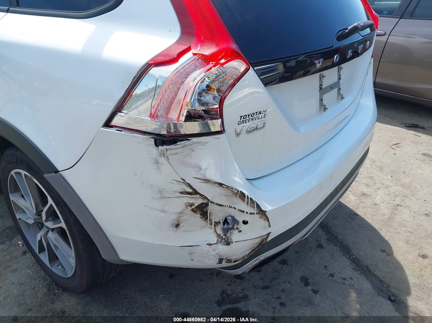 2017 Volvo V60 Cross Country T5 Platinum VIN: YV440MWM9H1036453 Lot: 44860982