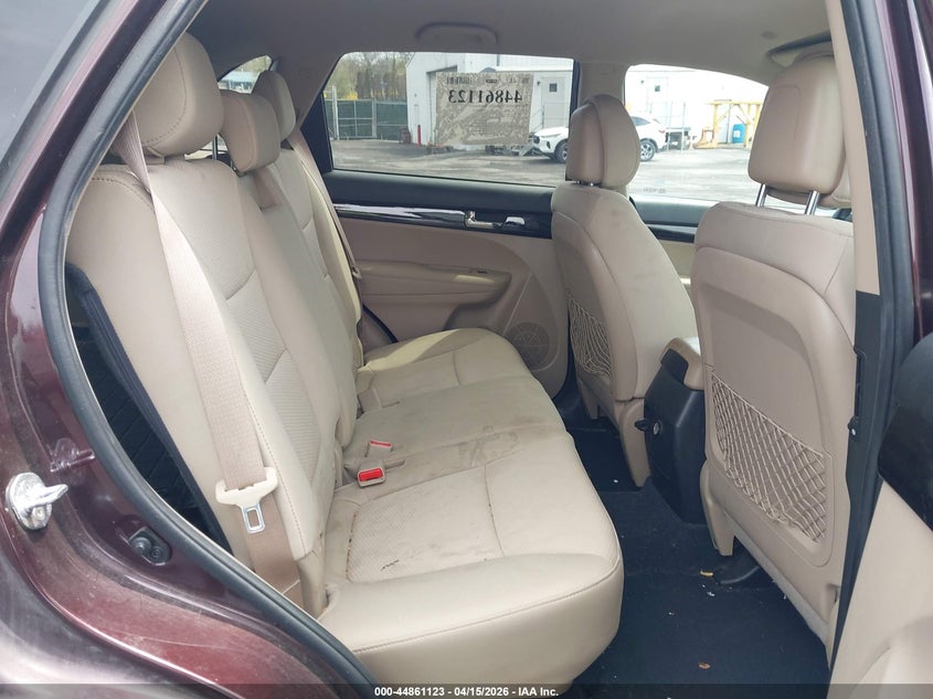 2011 Kia Sorento Lx VIN: 5XYKT3A15BG182090 Lot: 44861123