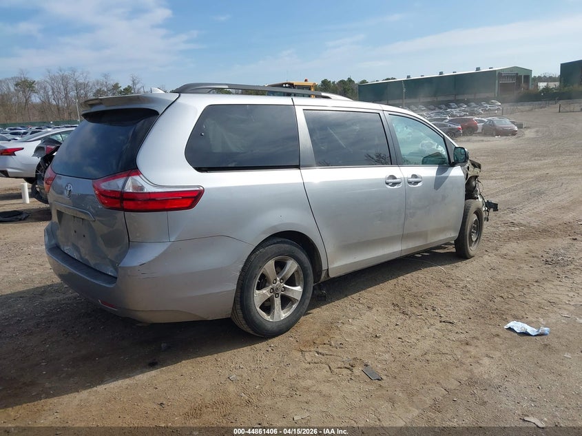 2018 Toyota Sienna Le 8 Passenger