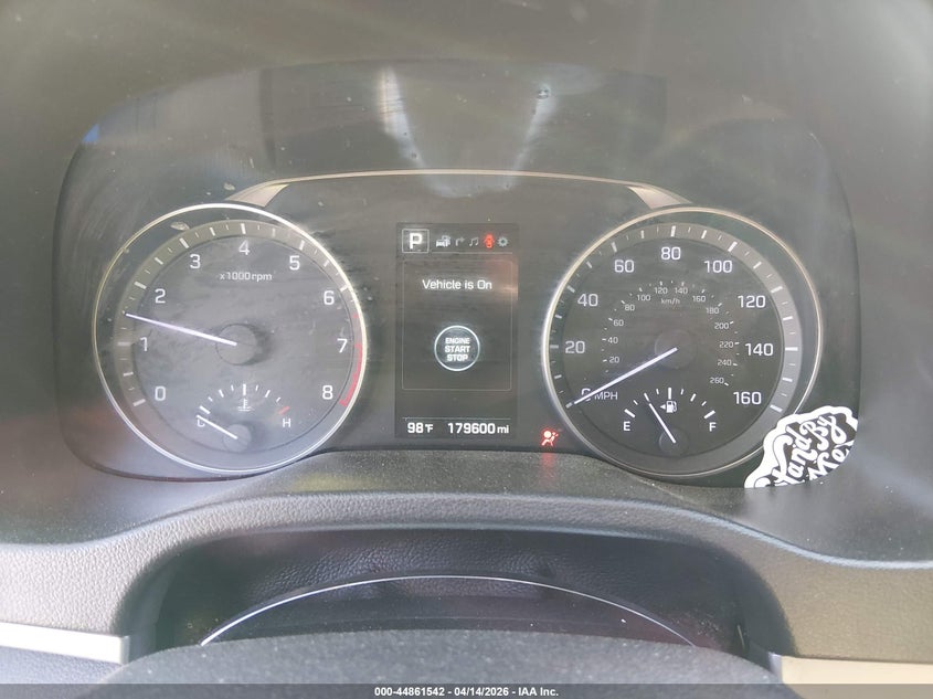VIN 5NPD84LF8HH110410 2017 HYUNDAI ELANTRA LIMITED