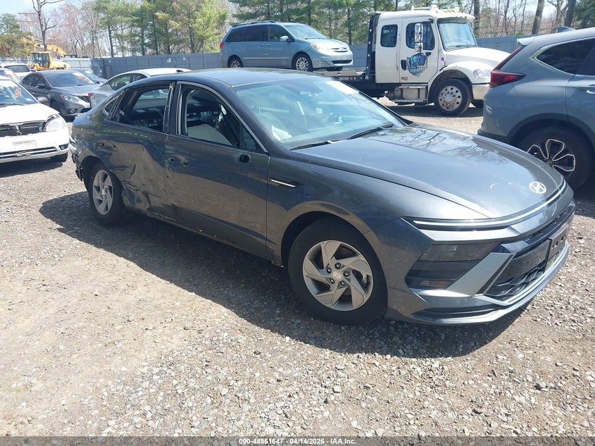 2025 HYUNDAI SONATA SE