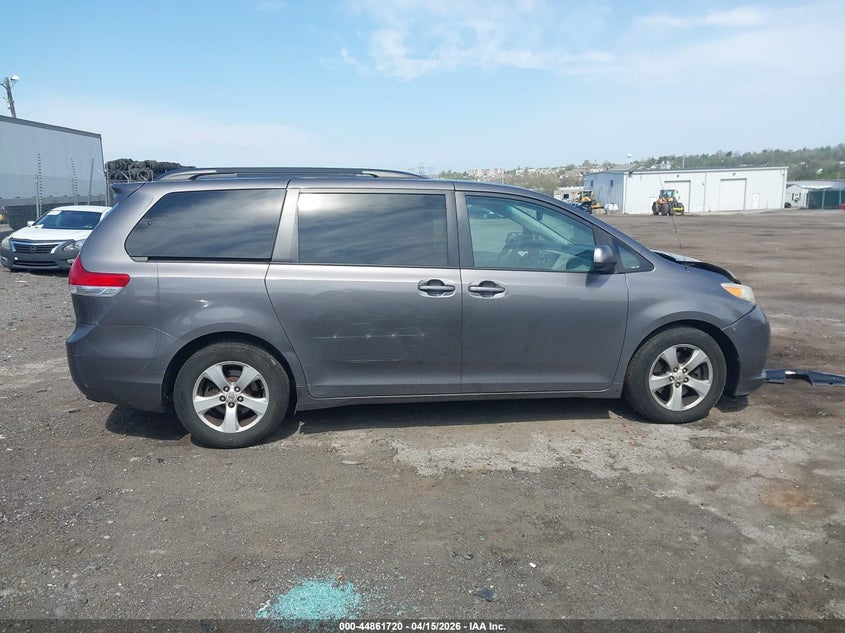 2011 Toyota Sienna Le V6 VIN: 5TDKK3DC6BS082566 Lot: 44861720