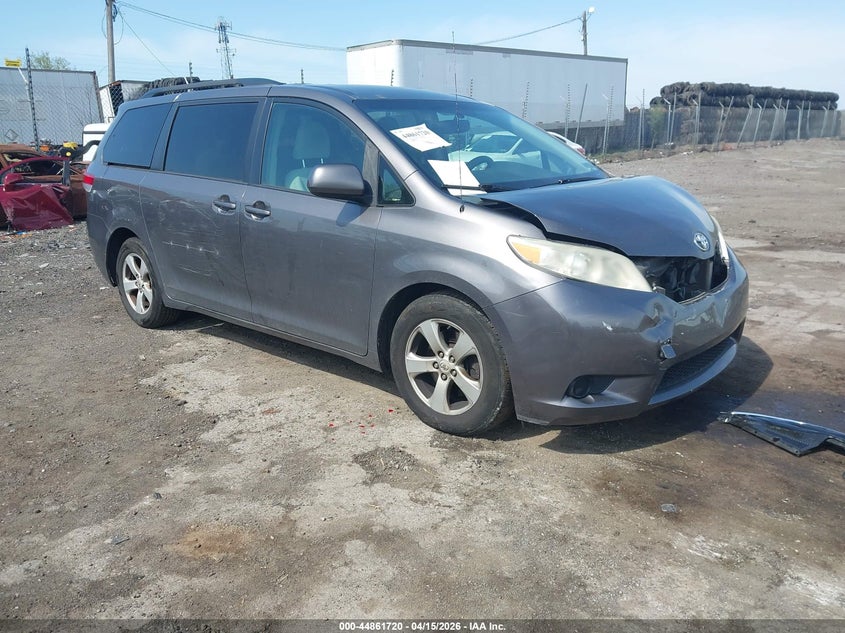 2011 Toyota Sienna Le V6