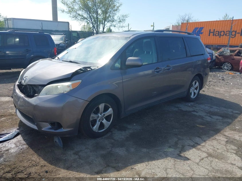 2011 Toyota Sienna Le V6