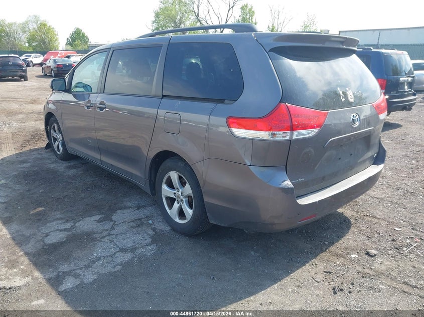 2011 Toyota Sienna Le V6