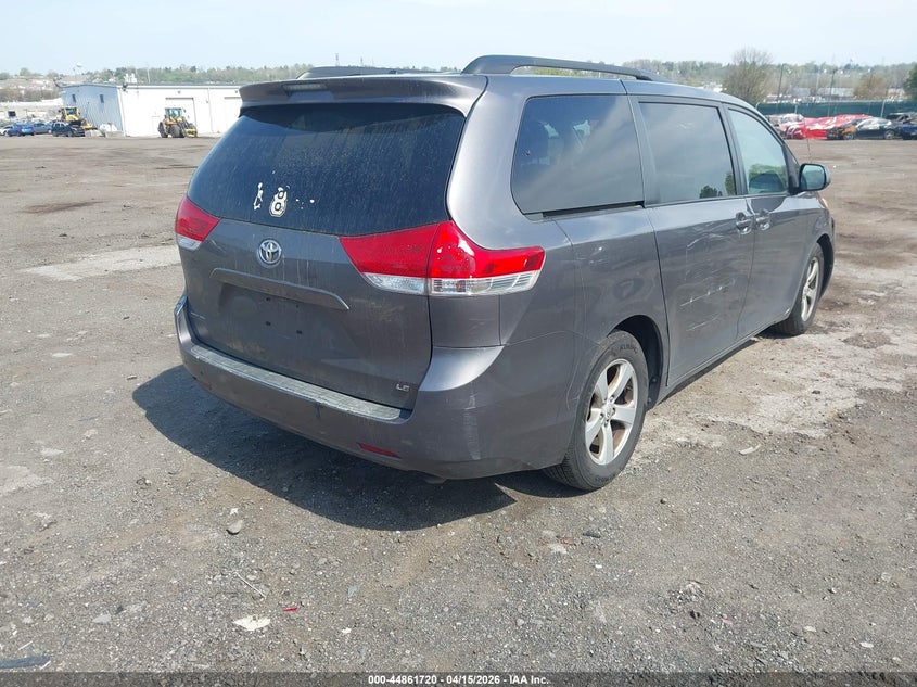 2011 Toyota Sienna Le V6