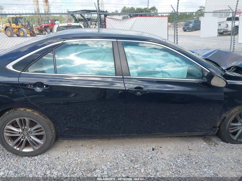 TOYOTA CAMRY - zdjęcie 13
