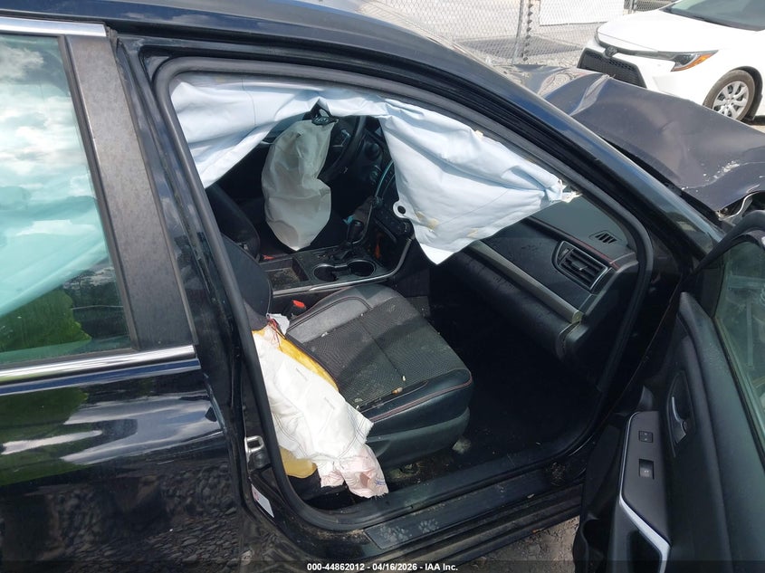 TOYOTA CAMRY - zdjęcie 5