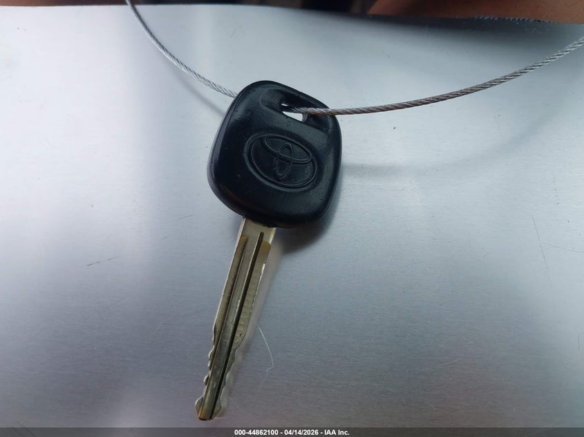 2005 Toyota Corolla Ce VIN: 1NXBR32E25Z513352 Lot: 44862100