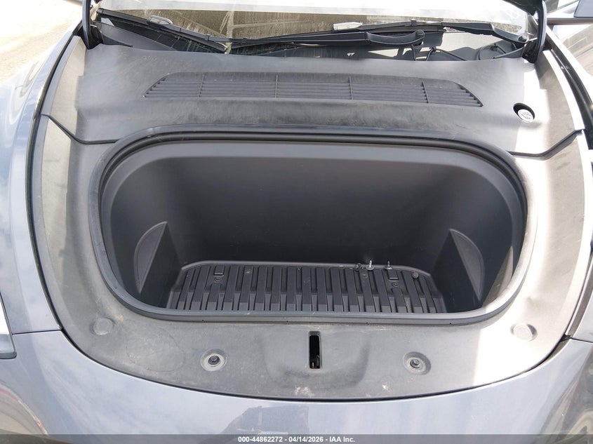 2022 Tesla Model Y Long Range Dual Motor All-Wheel Drive VIN: 7SAYGDEE4NF355405 Lot: 44862272