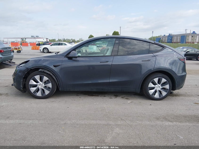 2022 Tesla Model Y Long Range Dual Motor All-Wheel Drive VIN: 7SAYGDEE4NF355405 Lot: 44862272