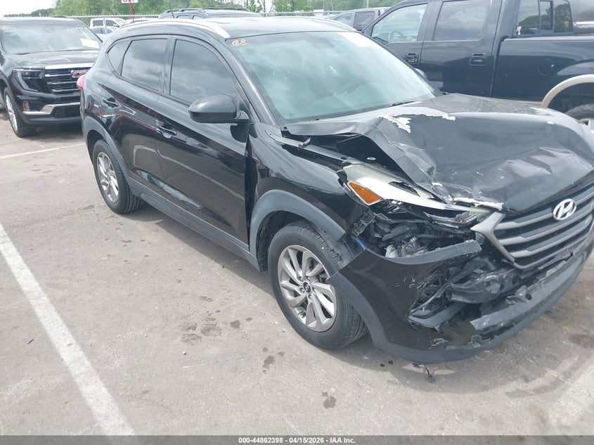 2016 Hyundai Tucson Limited/Sport And Eco/Se VIN: KM8J33A45GU075421 Lot: 44862398