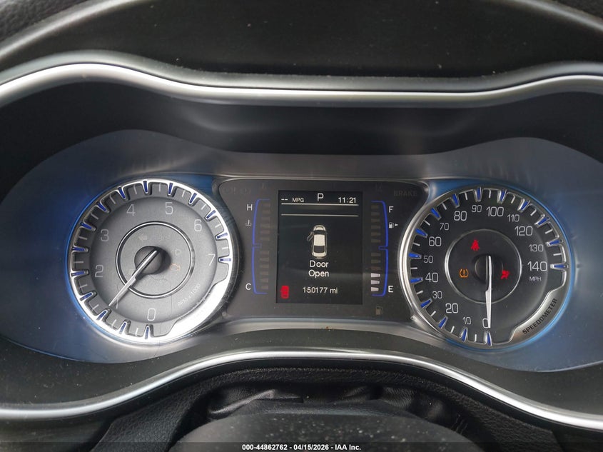 1C3CCCAB8FN675312 2015 Chrysler 200 2.4 Limited silver