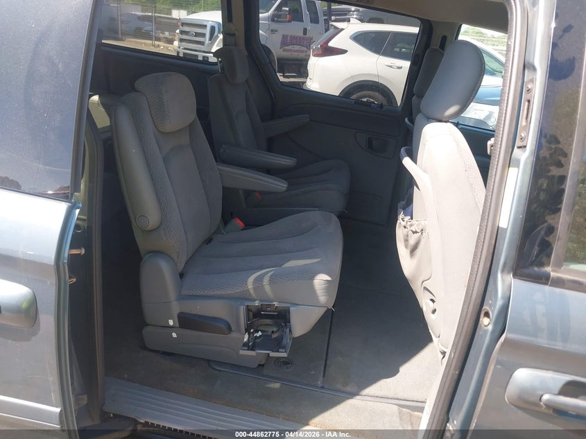 2005 Dodge Grand Caravan Sxt VIN: 2D4GP44L95R132924 Lot: 44862775