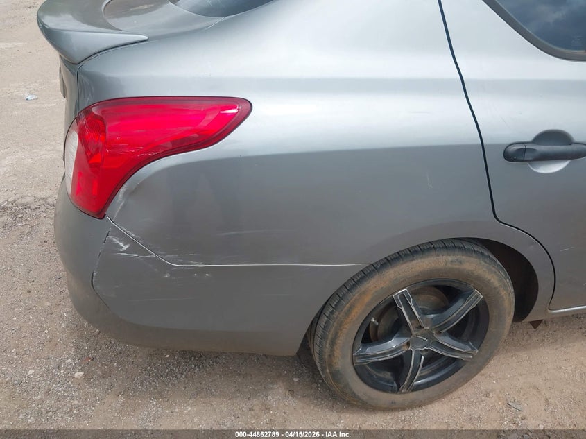 2013 Nissan Versa 1.6 S+ VIN: 3N1CN7AP8DL884414 Lot: 44862789