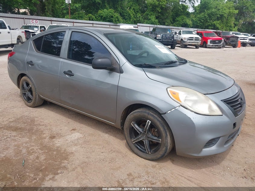 2013 Nissan Versa 1.6 S+
