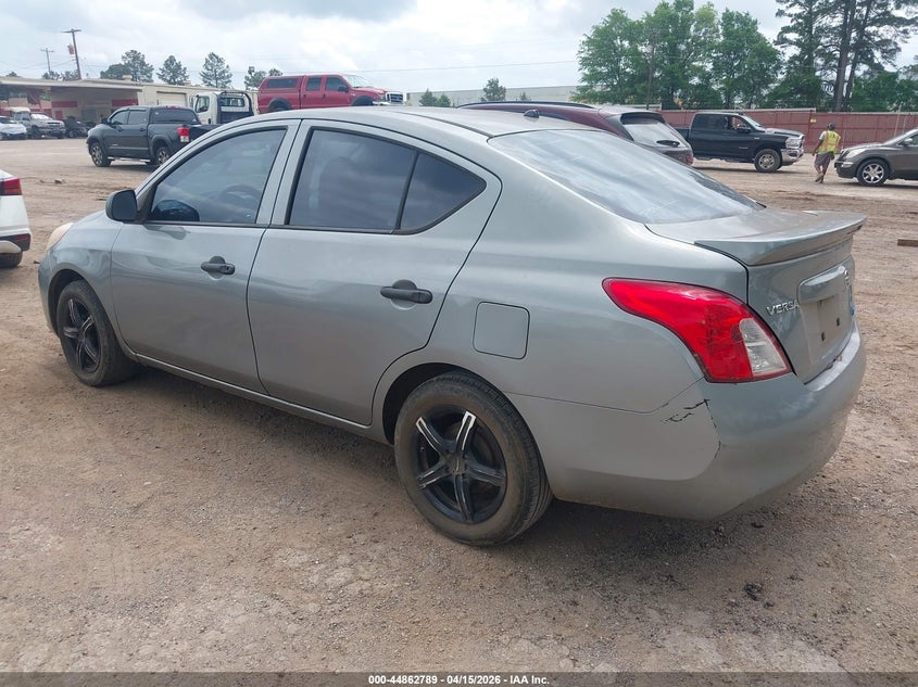 2013 Nissan Versa 1.6 S+