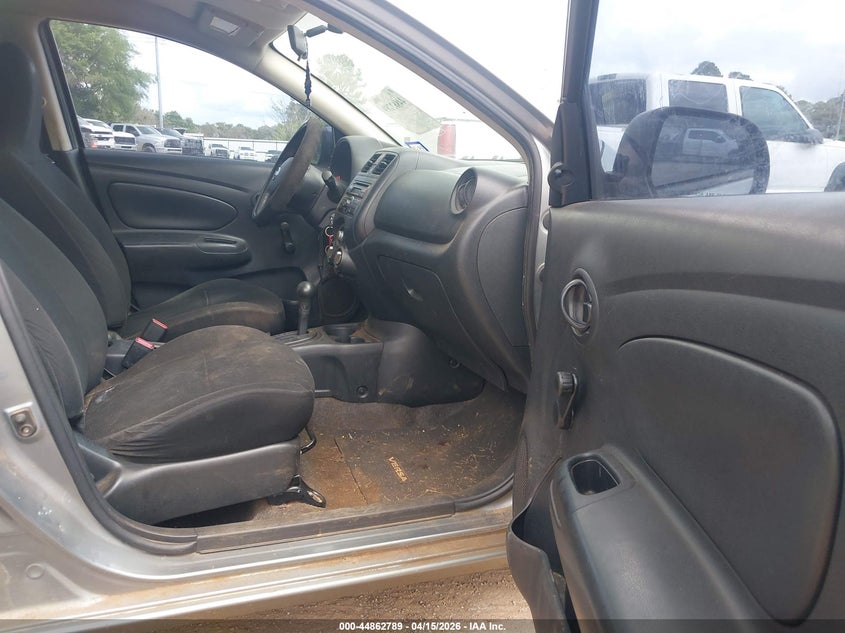 2013 Nissan Versa 1.6 S+