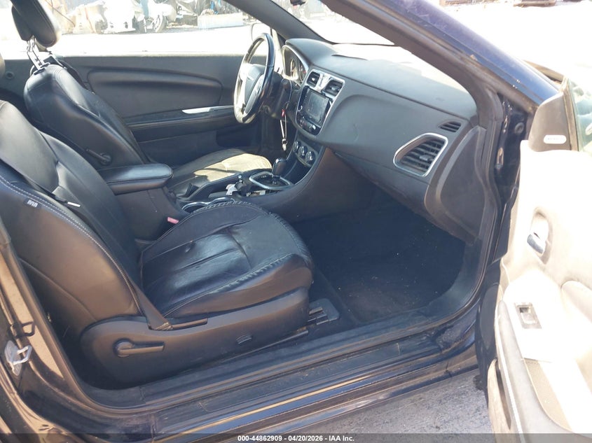 2011 Chrysler 200 Limited