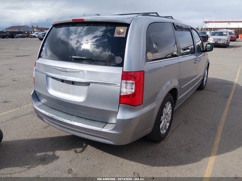 2014 Chrysler Town & Country Touring