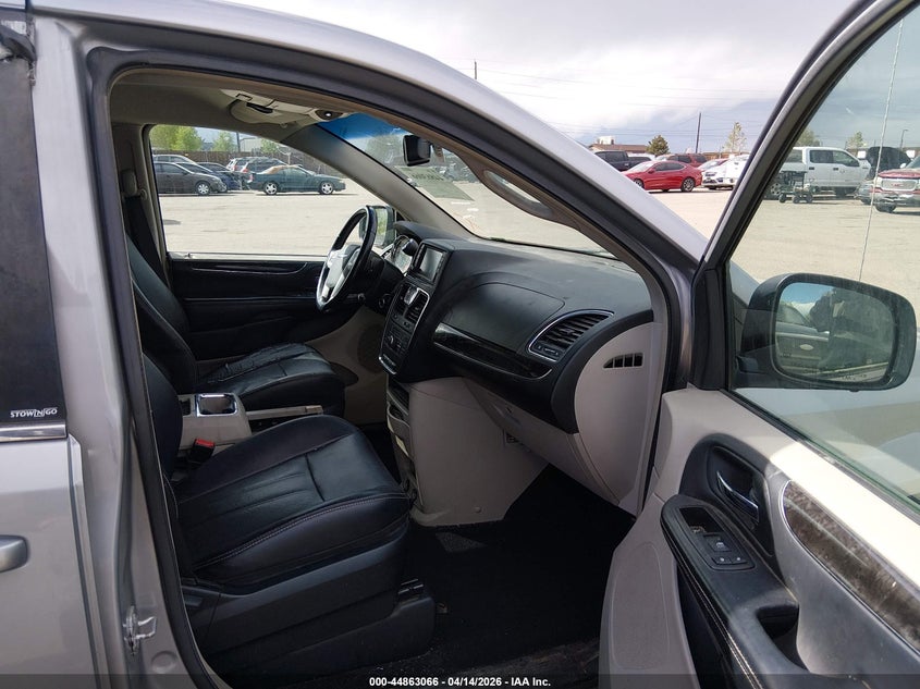 2014 Chrysler Town & Country Touring