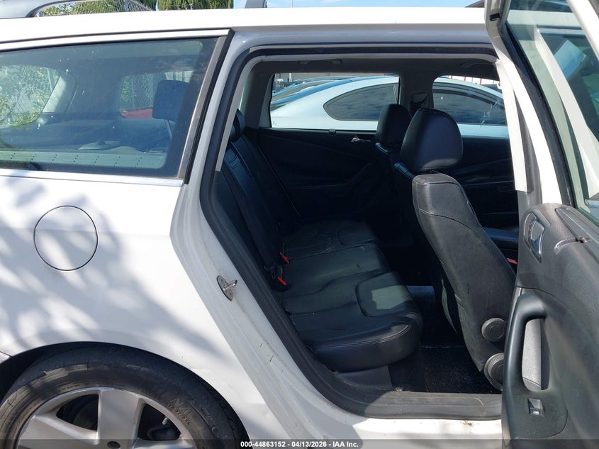 2008 Volkswagen Passat Komfort VIN: WVWLK73C88E062721 Lot: 44863152