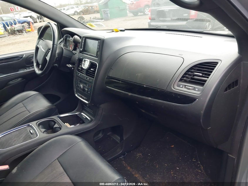 2015 Chrysler Town & Country S