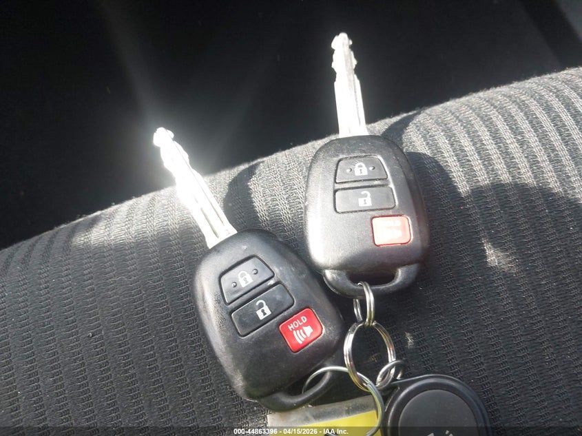 2018 Toyota Rav4 Le VIN: 2T3BFREV0JW830281 Lot: 44863396