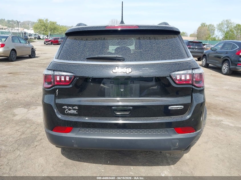 2024 Jeep Compass Latitude Lux Fwd VIN: 3C4NJDFN2RT112683 Lot: 44863440