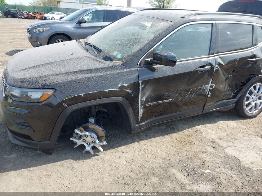 2024 Jeep Compass Latitude Lux Fwd VIN: 3C4NJDFN2RT112683 Lot: 44863440