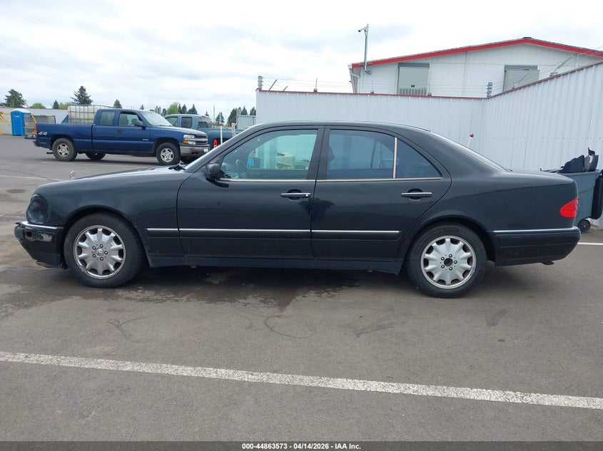 1998 Mercedes-Benz E 320 VIN: WDBJF65F7WA602821 Lot: 44863573