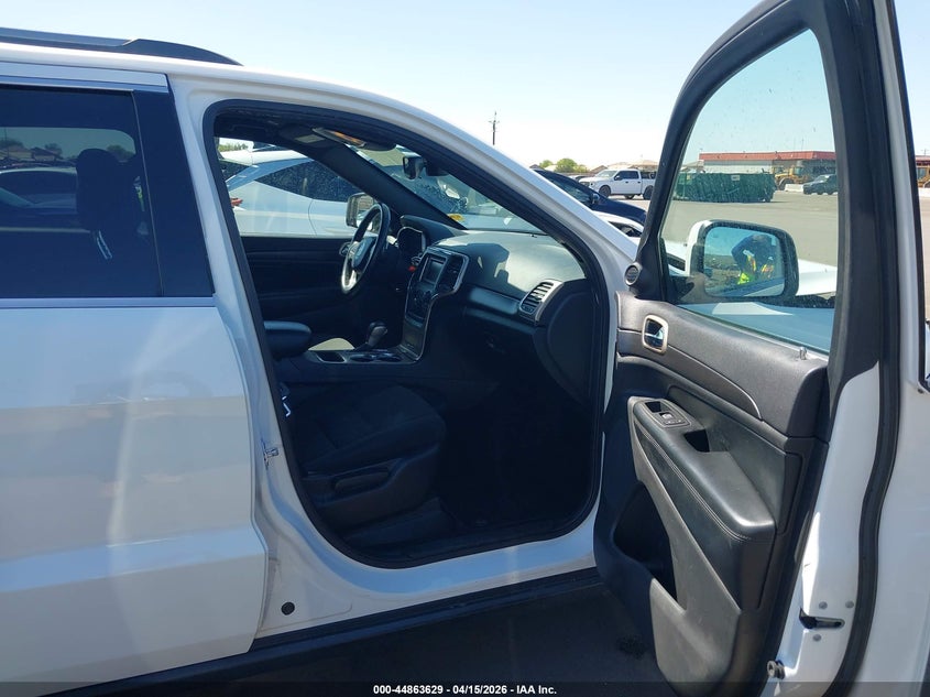 2017 Jeep Grand Cherokee Laredo 4X2