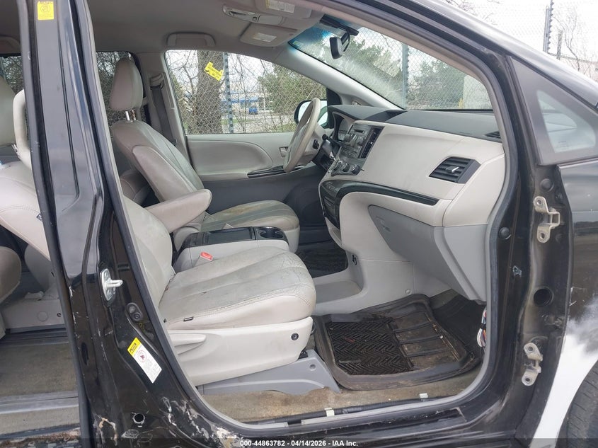 2011 Toyota Sienna Le V6