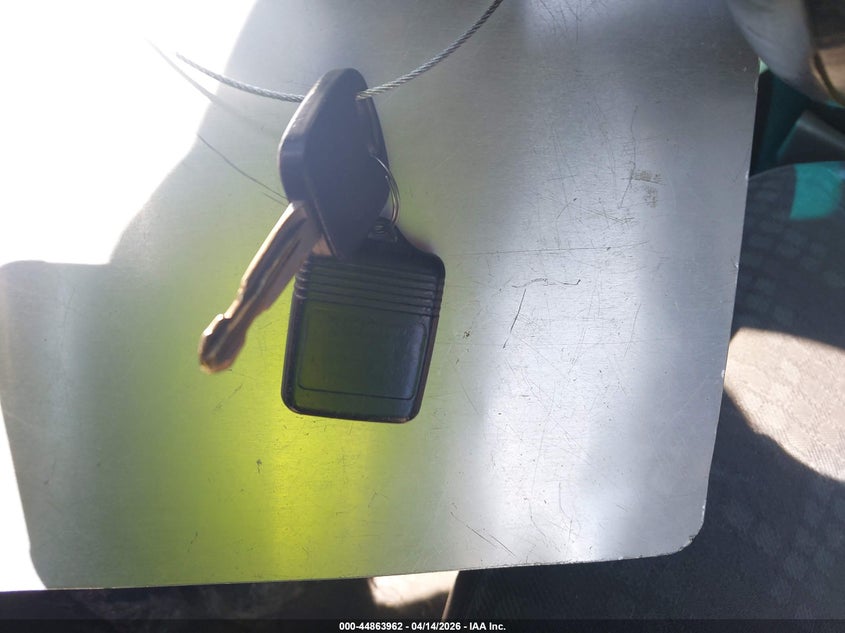 2002 Ford Escape Xls VIN: 1FMYU01B92KA44251 Lot: 44863962