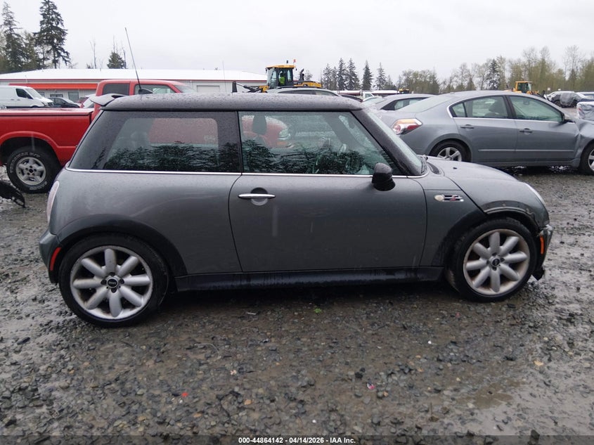 2005 Mini Cooper S VIN: WMWRE33555TL14893 Lot: 44864142