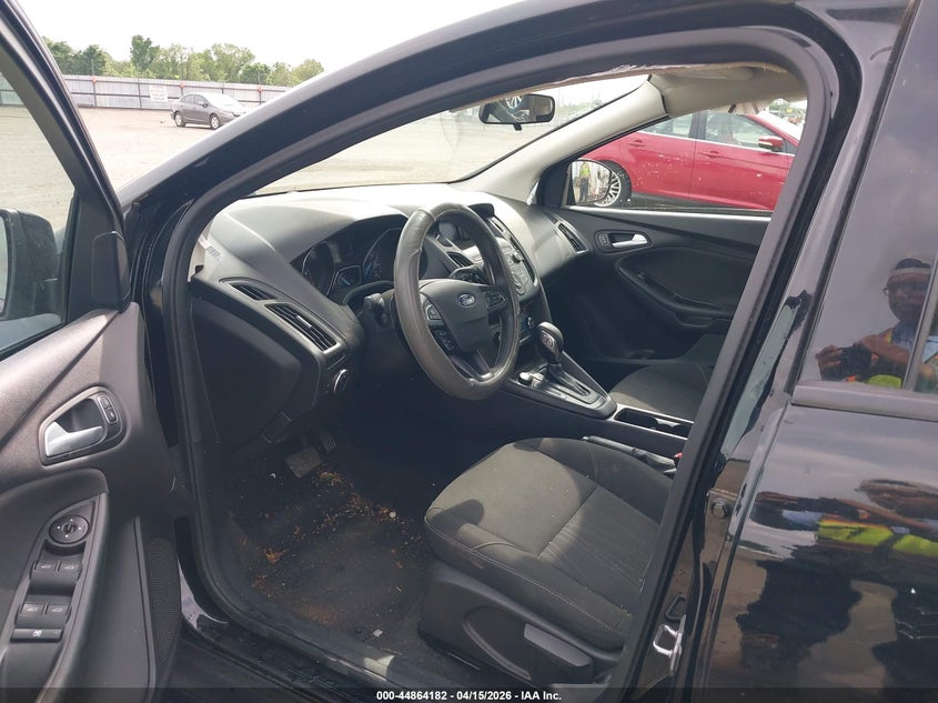 2018 Ford Focus Se VIN: 1FADP3F25JL308049 Lot: 44864182