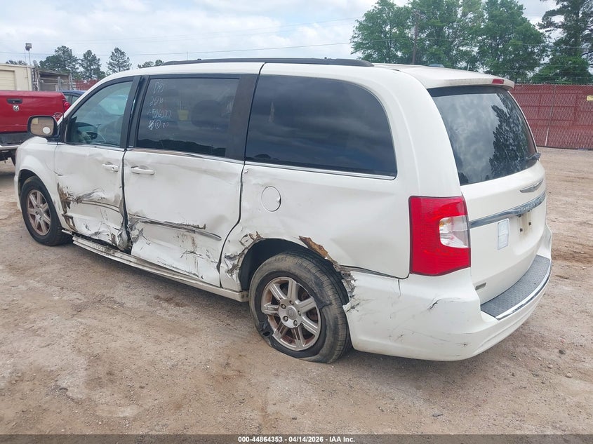 2013 Chrysler Town & Country Touring