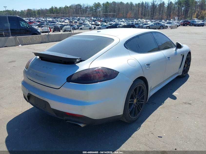 2016 Porsche Panamera 2/4/4 Edition/Edition