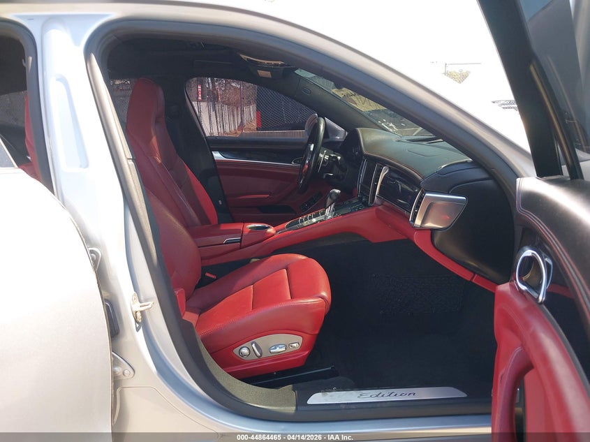 2016 Porsche Panamera 2/4/4 Edition/Edition