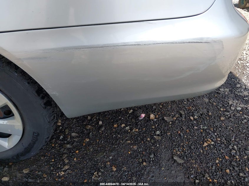 2003 Toyota Camry Le VIN: 4T1BE32K73U136967 Lot: 44864478