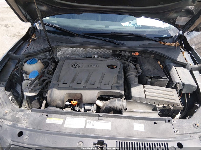 2013 Volkswagen Passat 2.0L Tdi Se VIN: 1VWBN7A31DC104560 Lot: 44864540