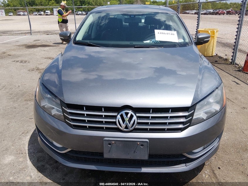 2013 Volkswagen Passat 2.0L Tdi Se VIN: 1VWBN7A31DC104560 Lot: 44864540