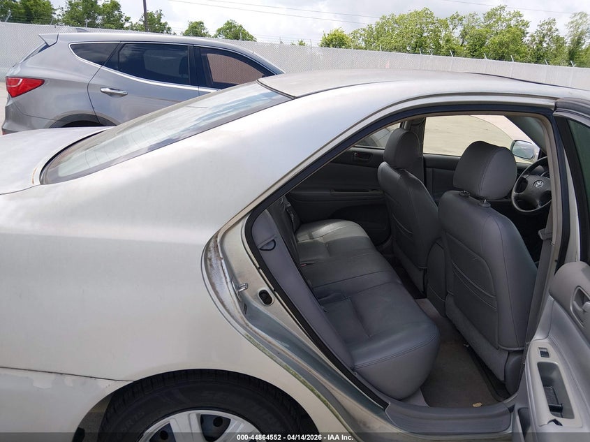 2004 Toyota Camry Le VIN: JTDBE32K340261851 Lot: 44864552