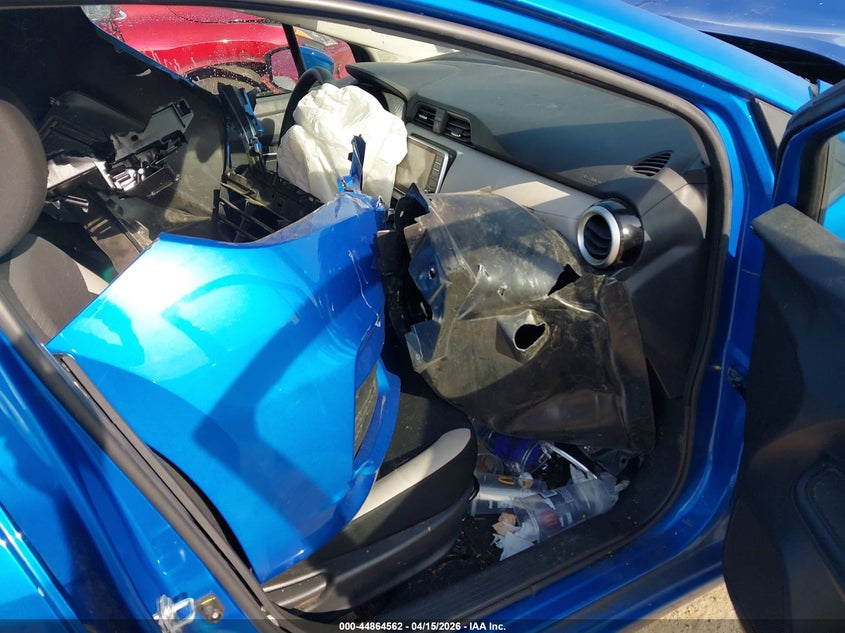 2022 NISSAN VERSA auction photo 5